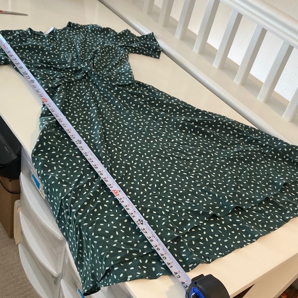 AMOUR VERT Joselle Wrap Dress Silk Green Polka Dot Midi Dress Size Medium - Picture 7 of 8
